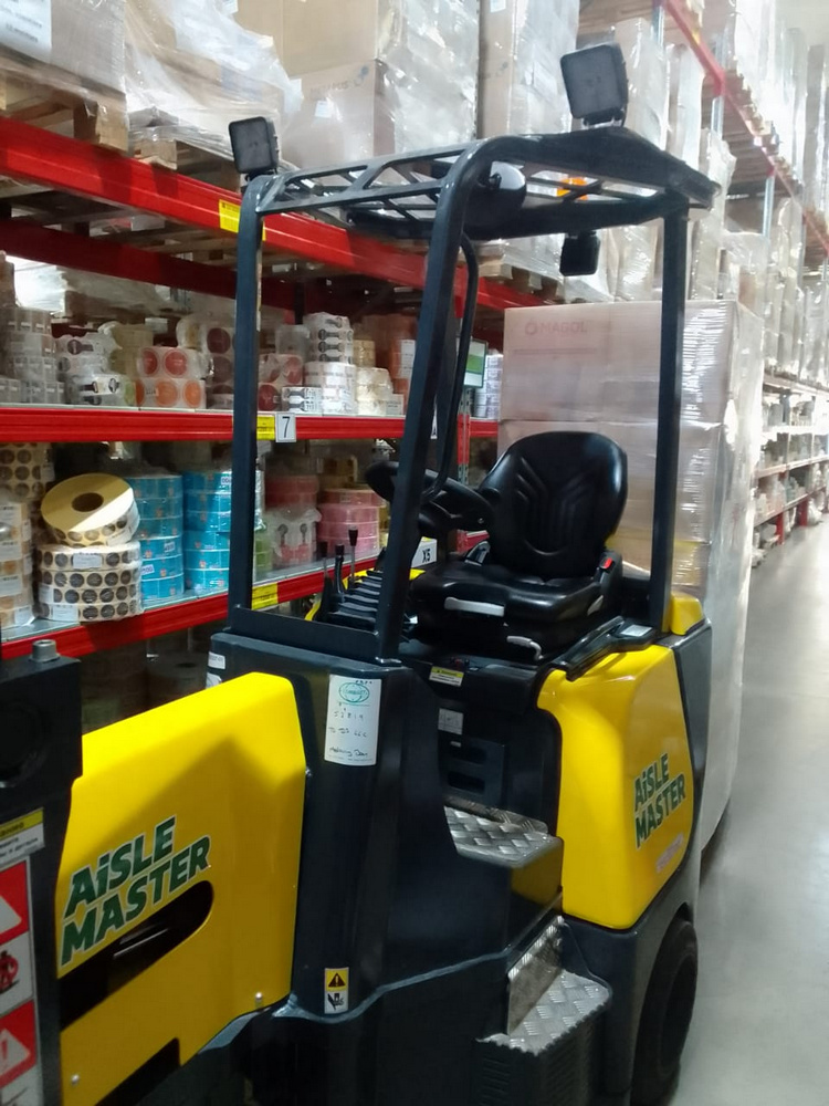 Погрузчик электрический COMBILIFT Aisle Master 15NE