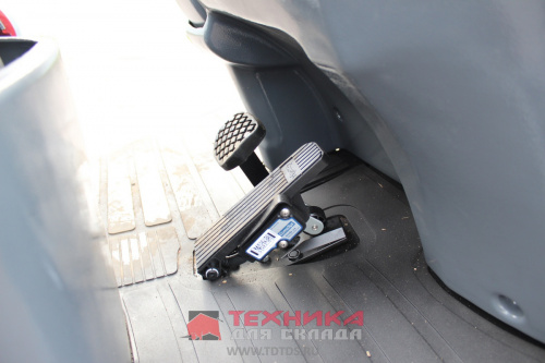 Электрический погрузчик LEMA  FE LI 15-4F DX40