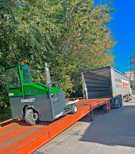 Погрузчик дизельный многоходовой Combilift C5000XL